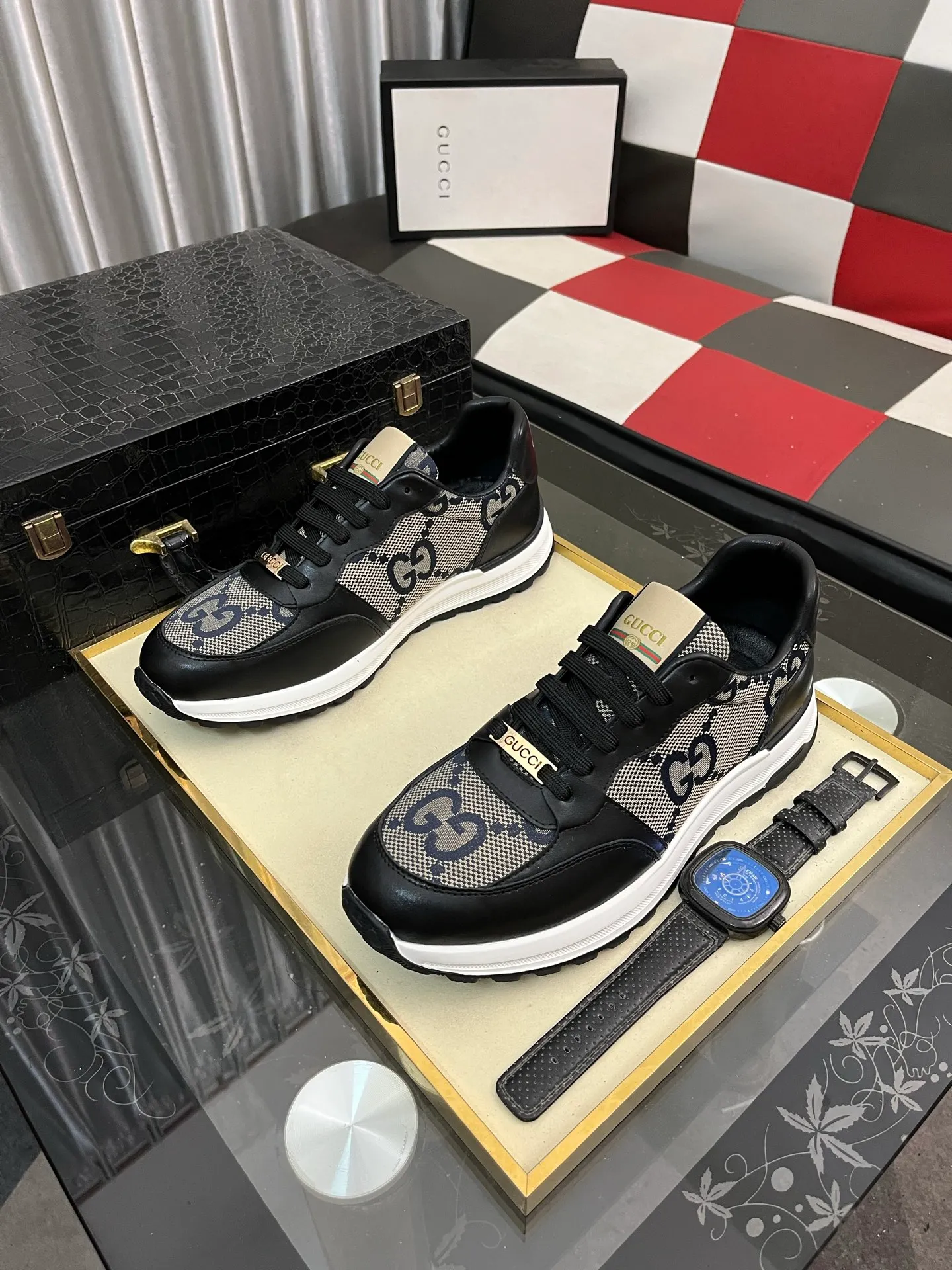 Men's shoes💰420⌚️⌚️[GUCCI] Gucci men's casual shoes are absolutely popular🔥The ultimate matching item for trendy men! The charm of super texture is irresistible, the main recommendation, the flower leather color is bright! The upper is made of high-quality cowhide + breathable fabric, sheepskin feet, wear-resistant rubber sole, noble and elegant! Extremely comfortable🎁🎁You can be as handsome as you want💪 38-442️⃣colors available